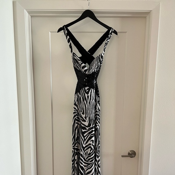 Zebra Sequined Open Back Evening Dress - Picture 8 of 9